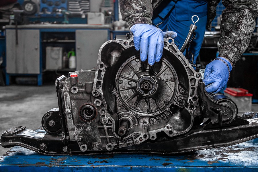 What Parts of the Clutch Factor Into the Cost of Clutch Replacement?