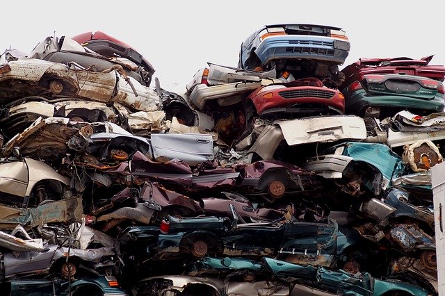 How Many Cars Do Experts Recycle Each Year?