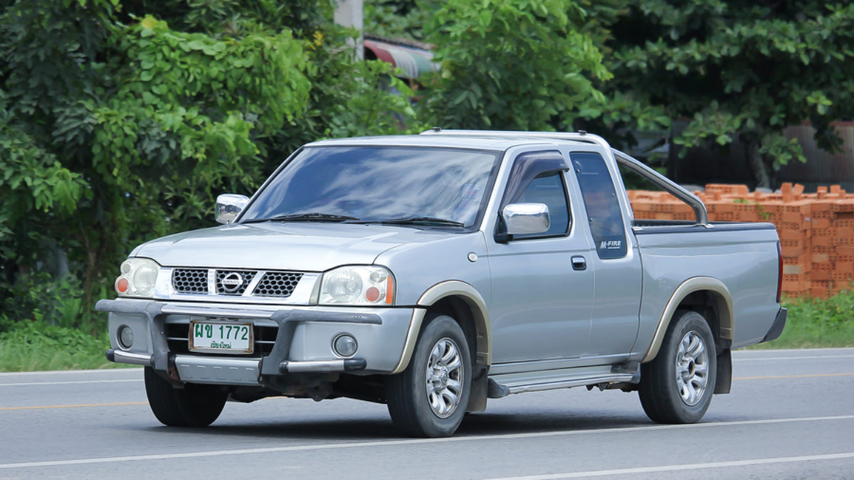 2010 nissan frontier vs toyota tacoma