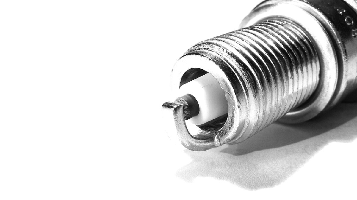 Fix That Spark Plug How To Handle Oil On Spark Plugs Threads